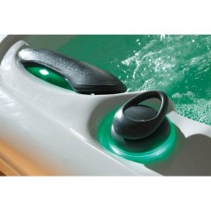 hot-tub-hydromassage-outdoor-spa-relax-220-188