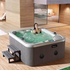 hot-tub-hydromassage-outdoor-spa-relax
